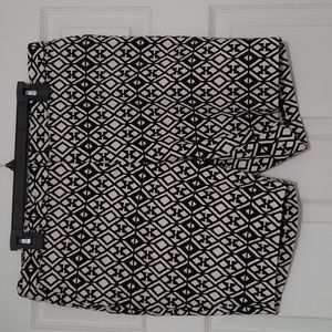 Mario Serrani Size 16 Black White Shorts